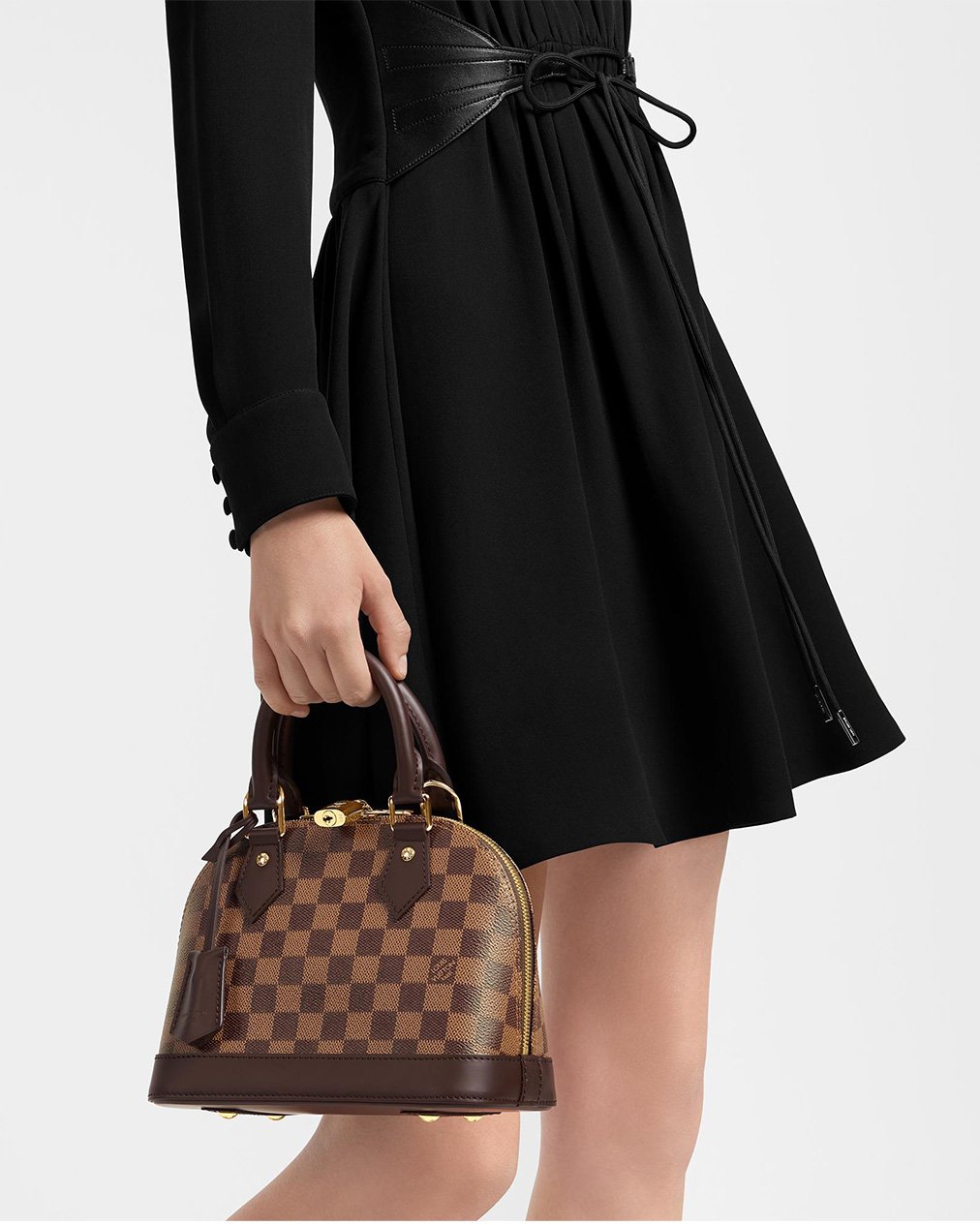 Louis Vuitton Alma BB – Chic and Compact - Image 2