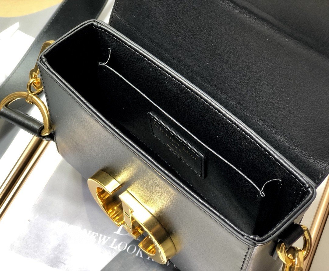30 MONTAIGNE BOX BAGBlack - Image 9