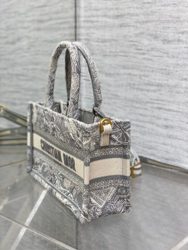 Christian Dior - Image 6