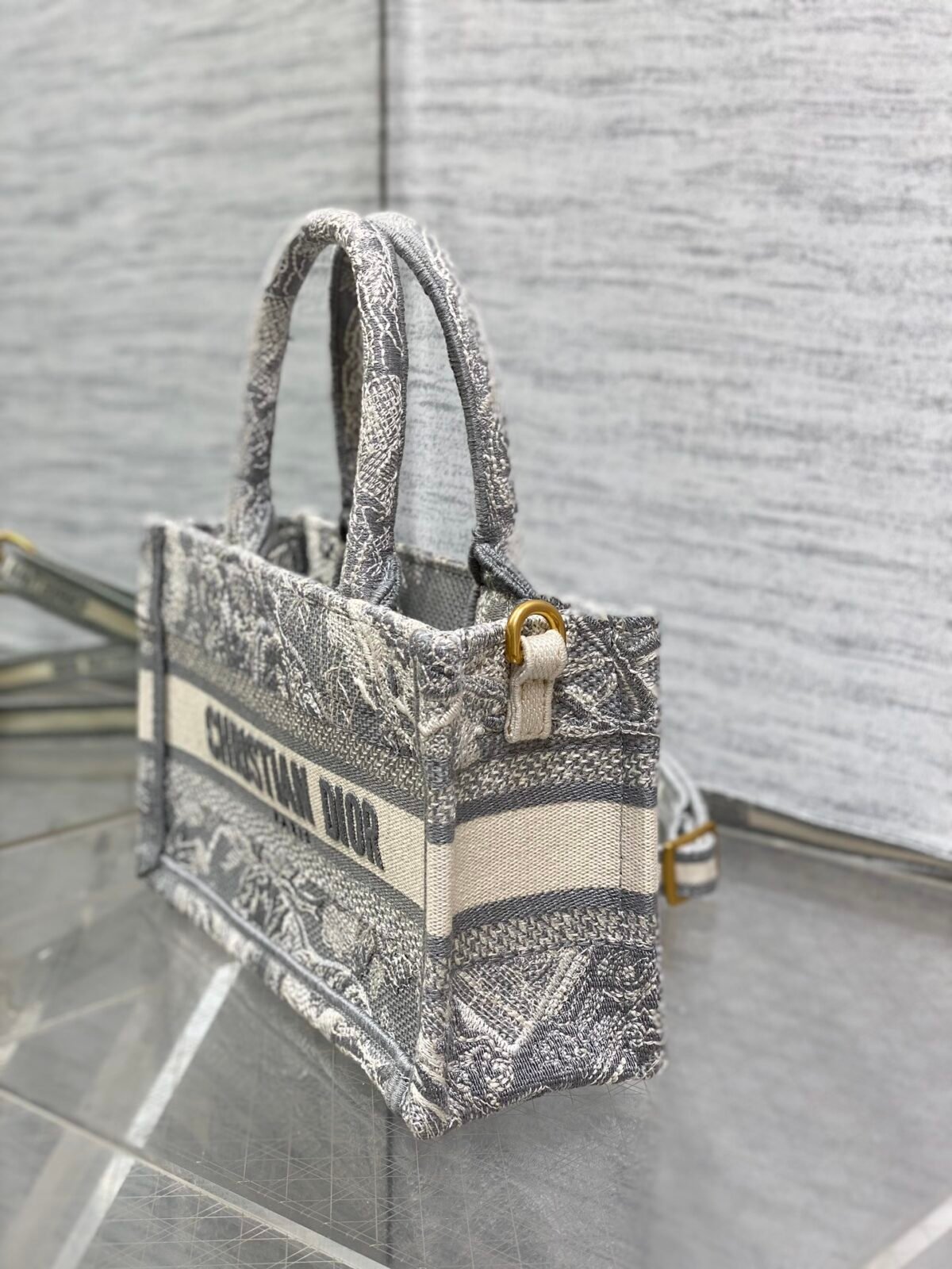 Christian Dior - Image 6