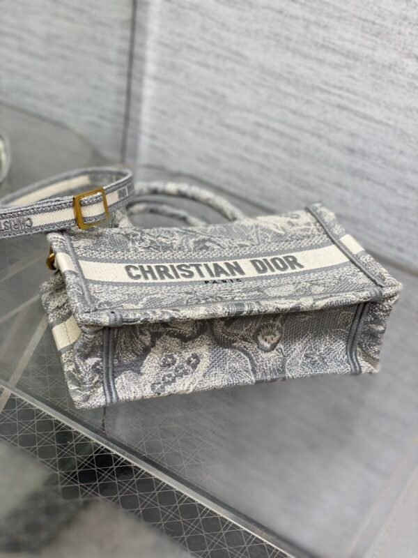 Christian Dior - Image 8