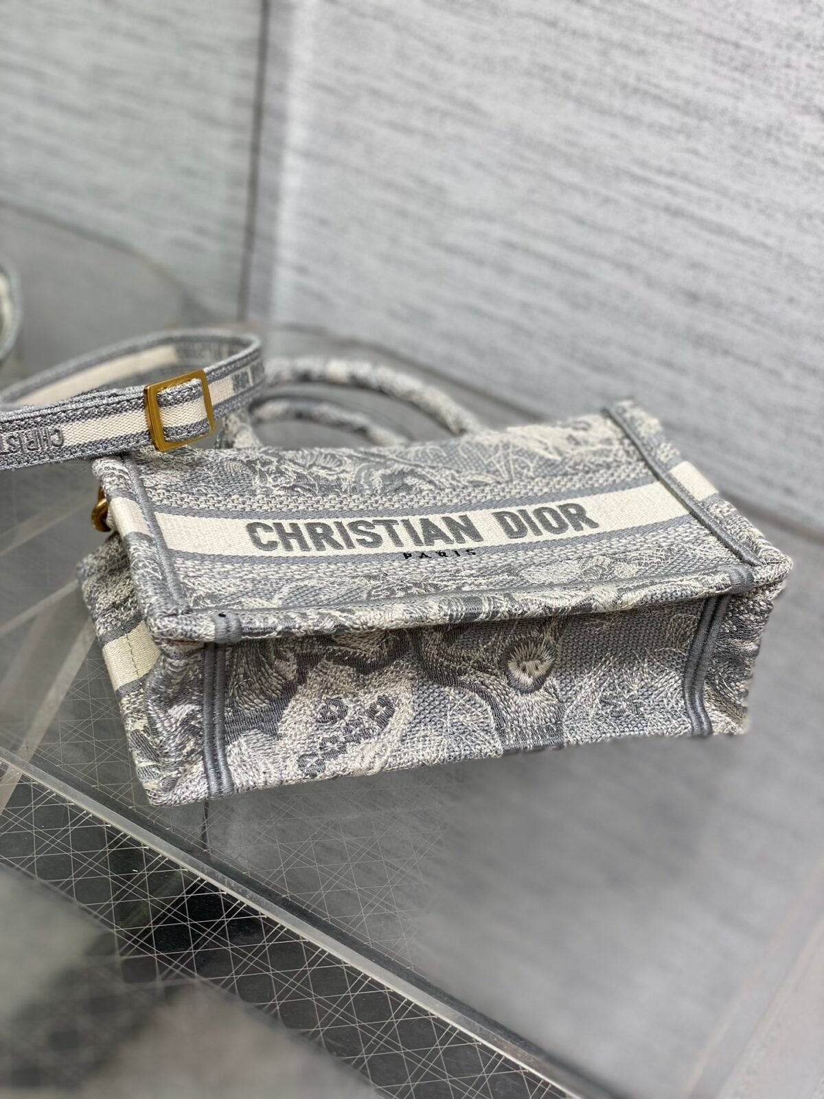 Christian Dior - Image 8
