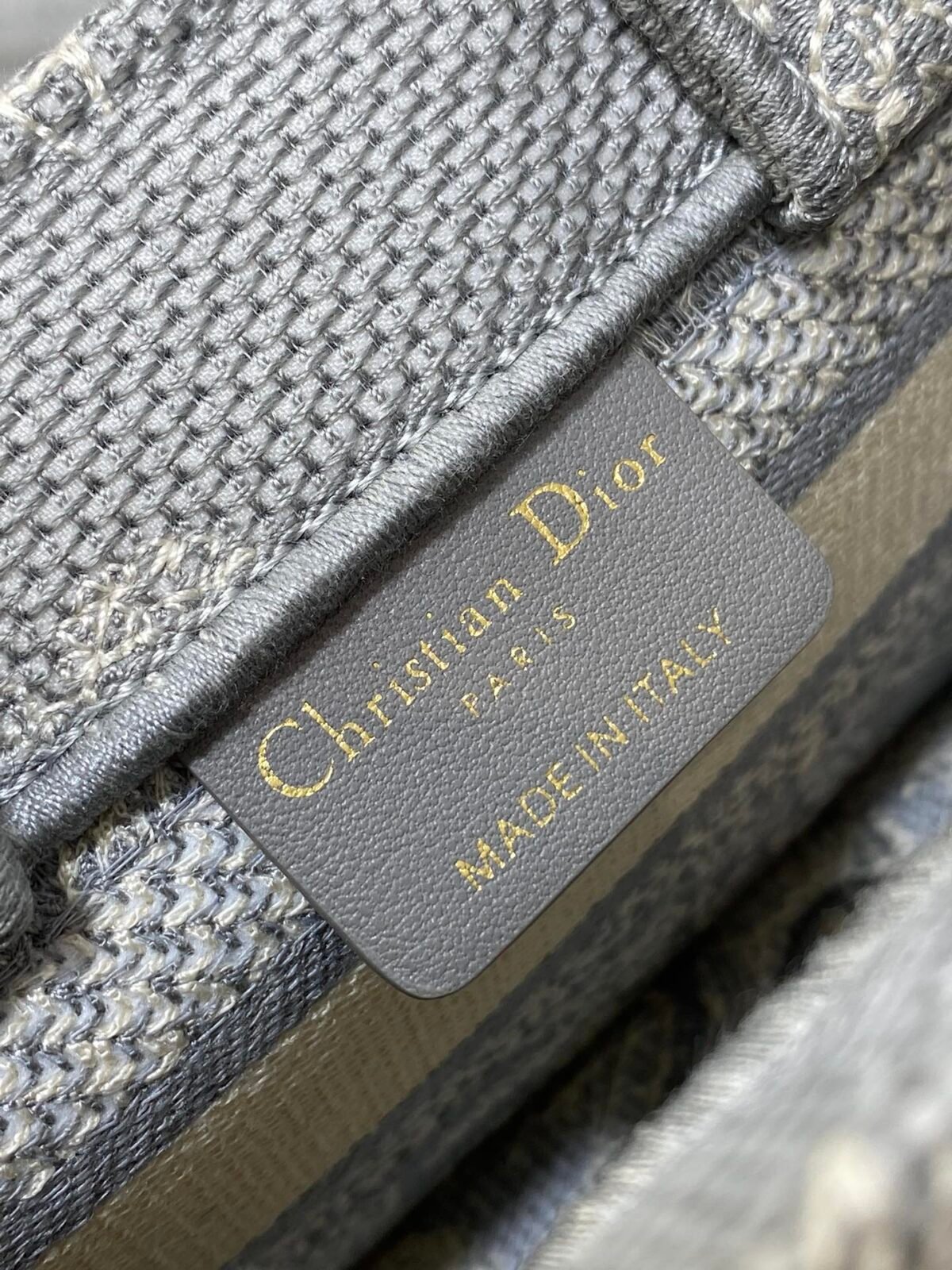Christian Dior - Image 10