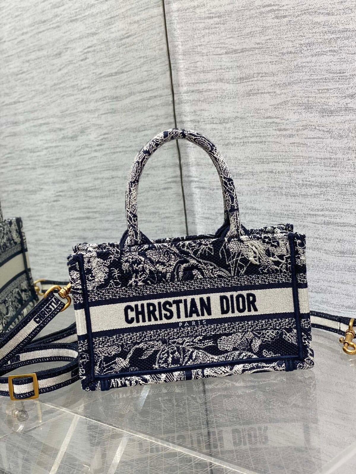 Christian Dior - Image 3