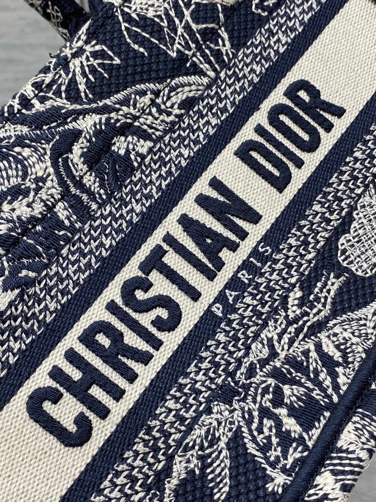 Christian Dior - Image 4
