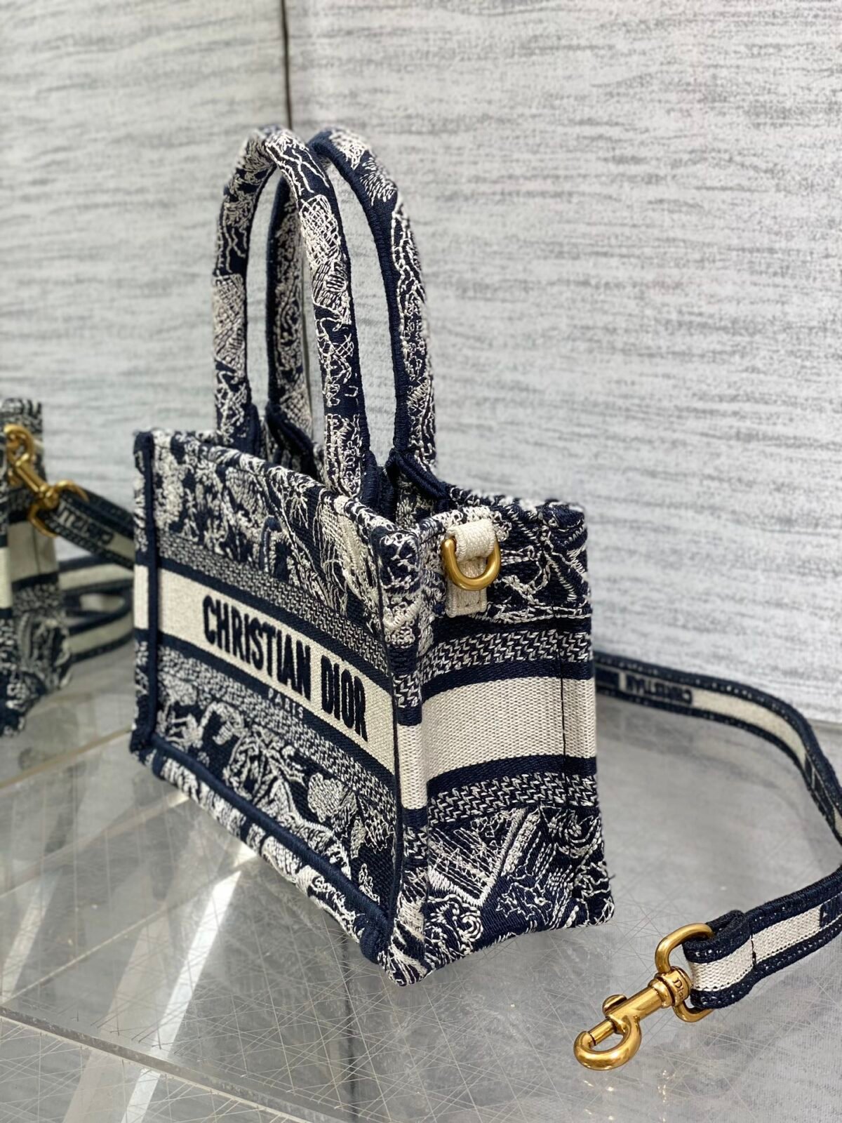 Christian Dior - Image 6