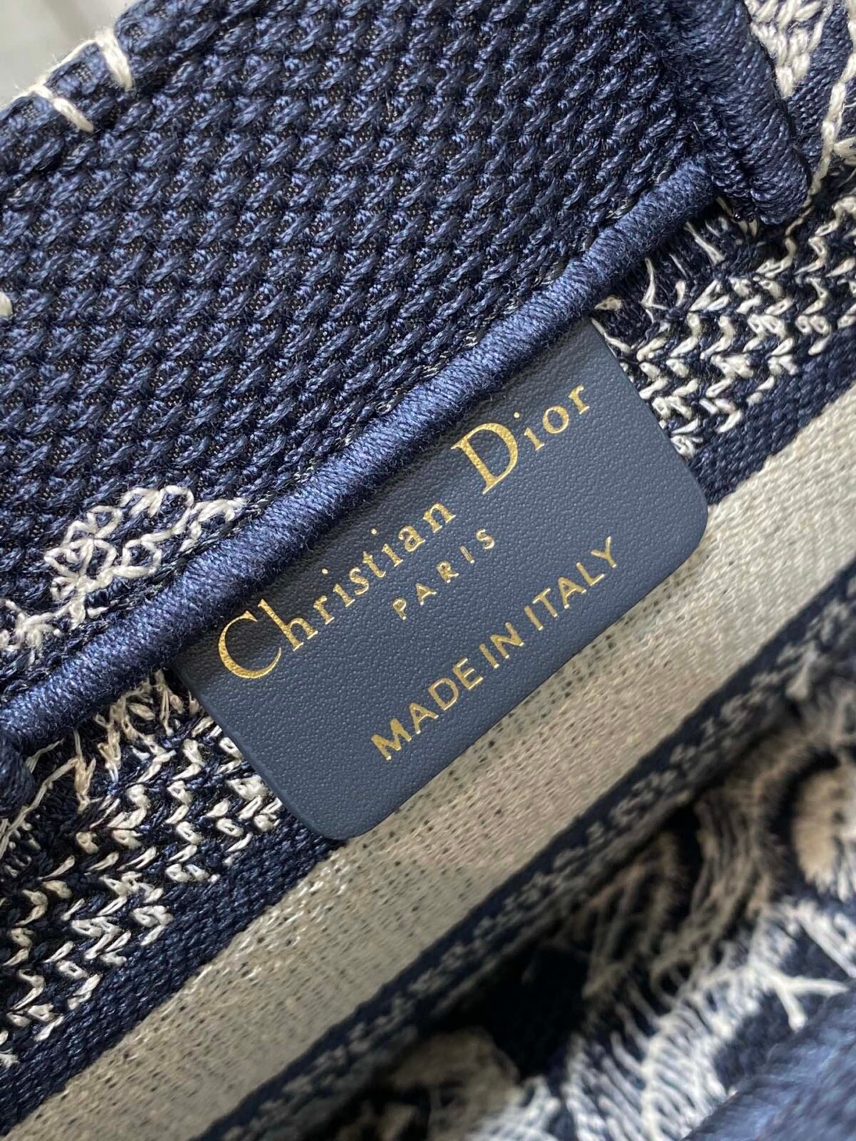 Christian Dior - Image 10