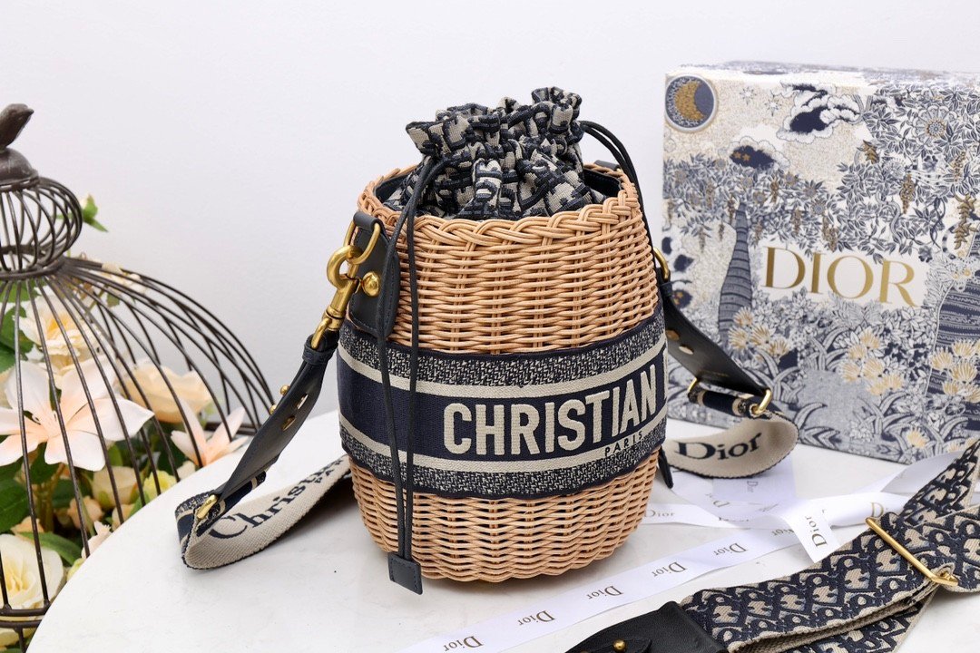 DIOR WICKER BUCKET BAGBlue Dior Oblique - Image 3