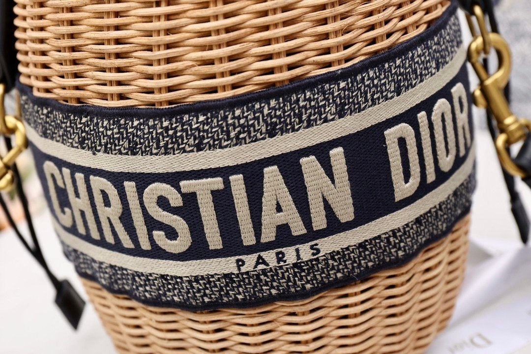 DIOR WICKER BUCKET BAGBlue Dior Oblique - Image 4