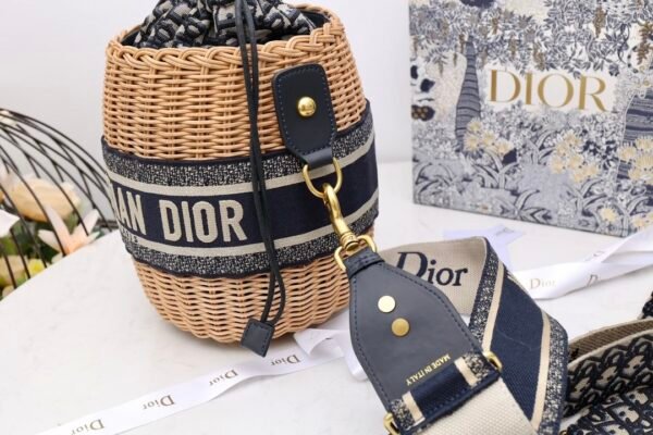 DIOR WICKER BUCKET BAGBlue Dior Oblique - Image 6