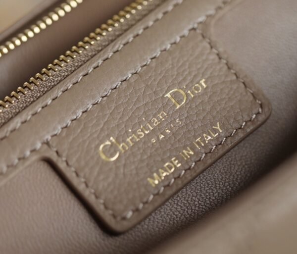 Dior Caro Medium Handbag - Image 4
