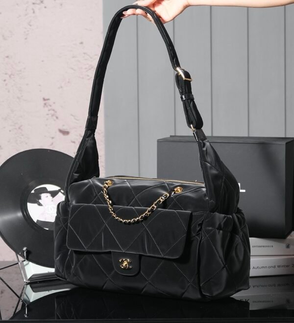 CHANEL - Image 9