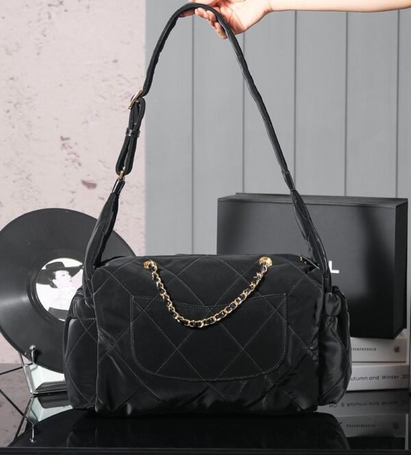 CHANEL - Image 8