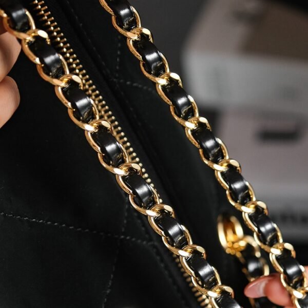 CHANEL - Image 5