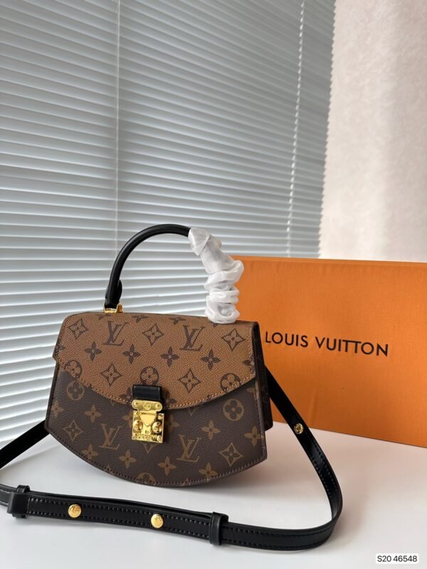 LOUIS VUITTON TILSITT - Image 7