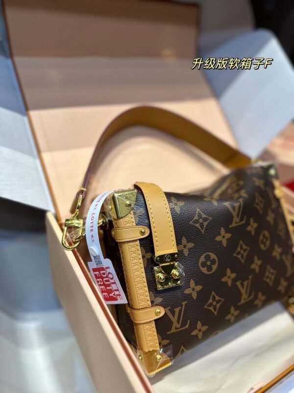 LOUIS VUITTON SIDE TRUNK - Image 7