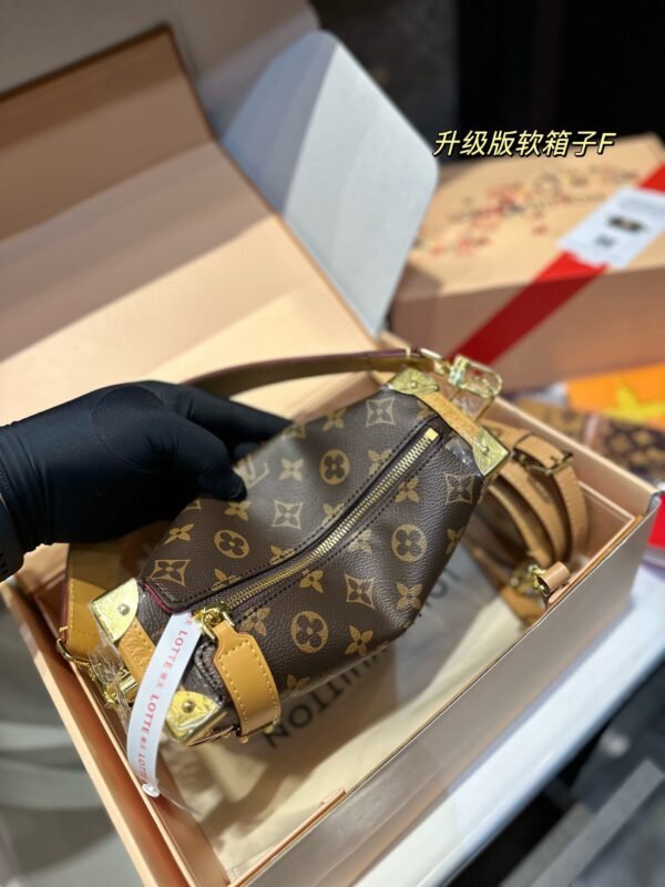 LOUIS VUITTON SIDE TRUNK - Image 8