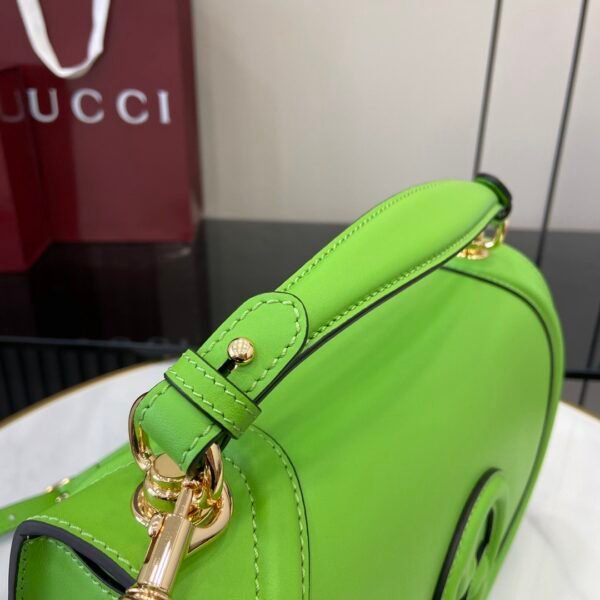 Gucci Blondie Medium Shoulder Bag in Wine green - Image 4