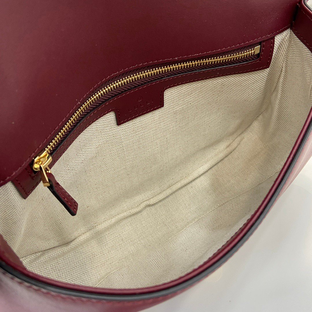 Gucci Blondie Medium Shoulder Bag in Wine Red - Image 4