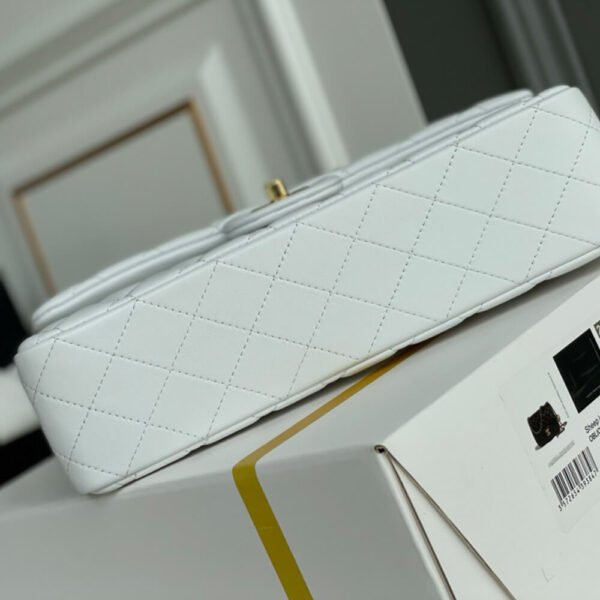 CHANEL Classic Flap Medium(HIGH-END GRADE) - Image 6