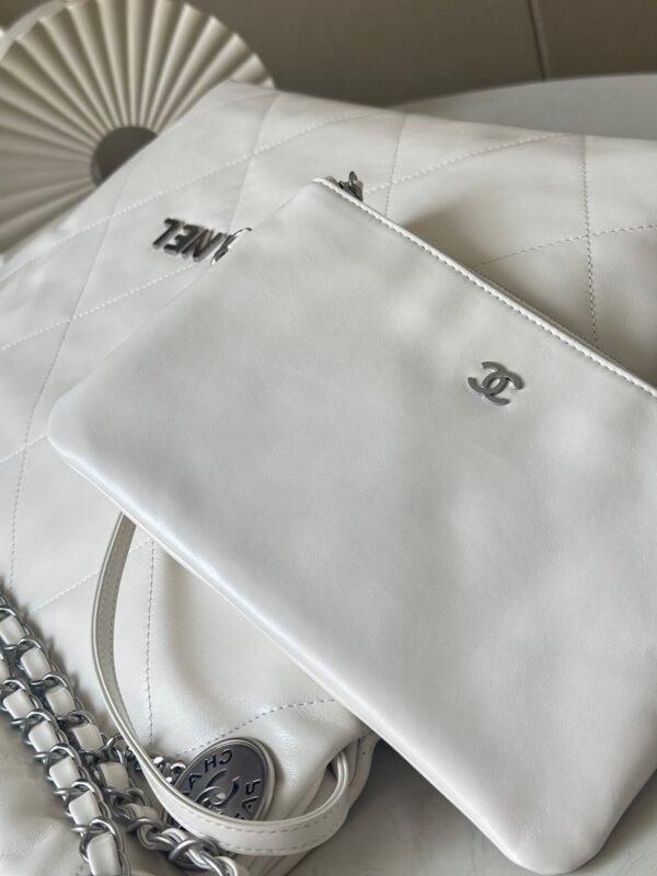 Chanel 22 Bag white - Image 2