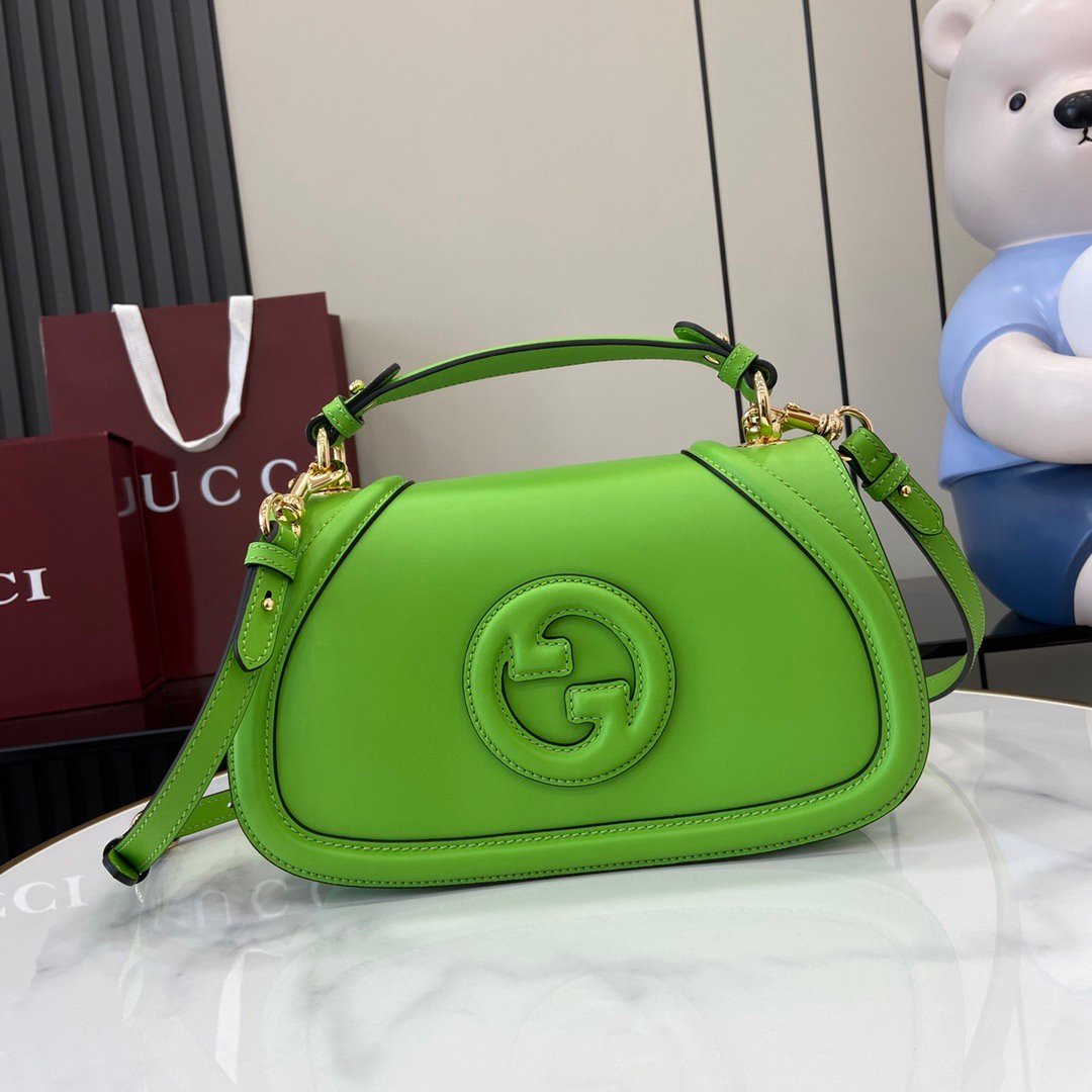 Gucci Blondie Medium Shoulder Bag in Wine green